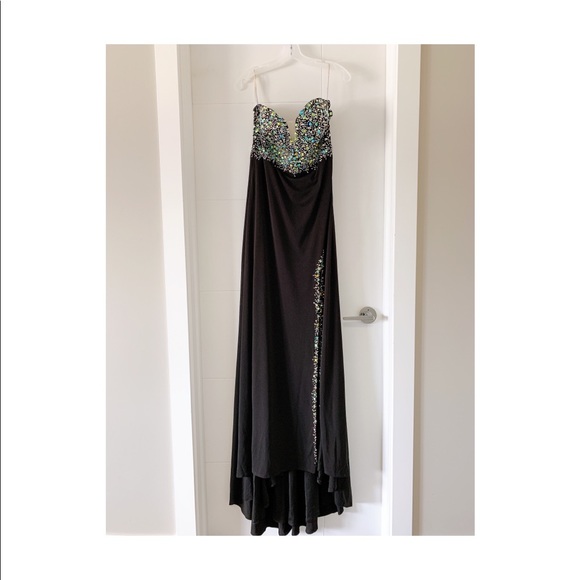 Elegant strapless gown with jewelled bodice - Picture 2 of 6